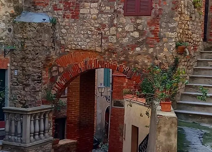 Charme & Relax In Centro Storico Gavorrano