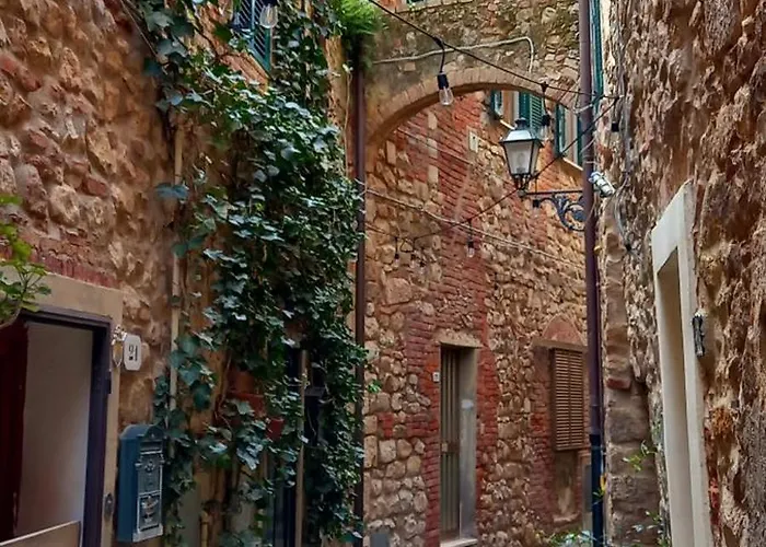 Charme & Relax In Centro Storico Gavorrano