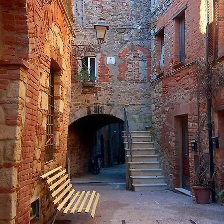 Appartamento Charme & Relax In Centro Storico Gavorrano