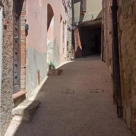 Appartamento Charme & Relax In Centro Storico Gavorrano